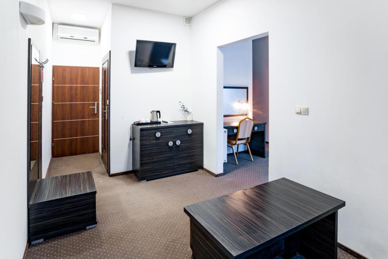 Hotel Sulbin Гарволин Экстерьер фото