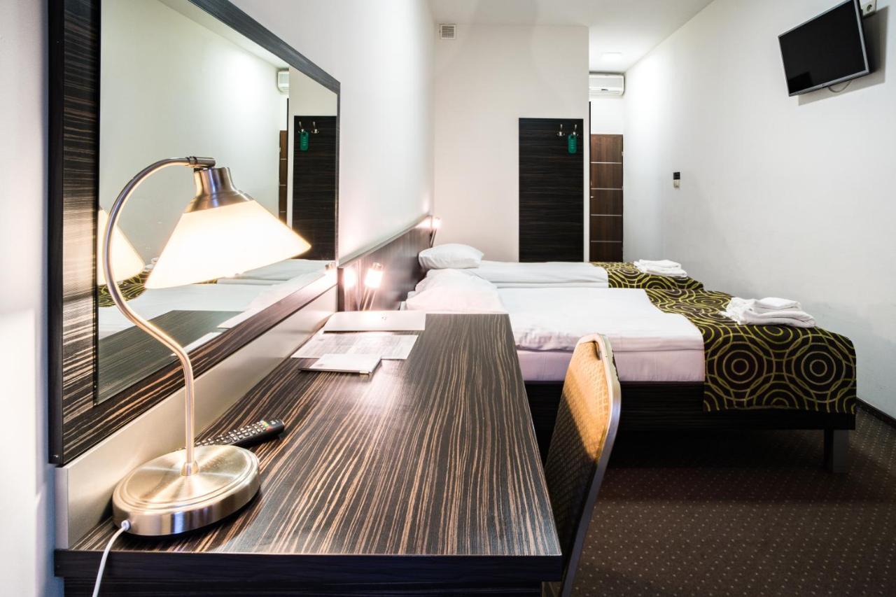 Hotel Sulbin Гарволин Экстерьер фото